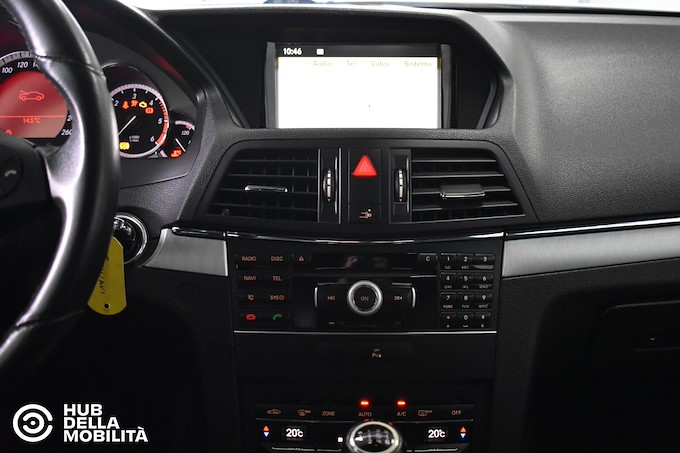 MERCEDES-BENZ E 220 CDI Coupé BlueEFFICIENCY Avantgarde